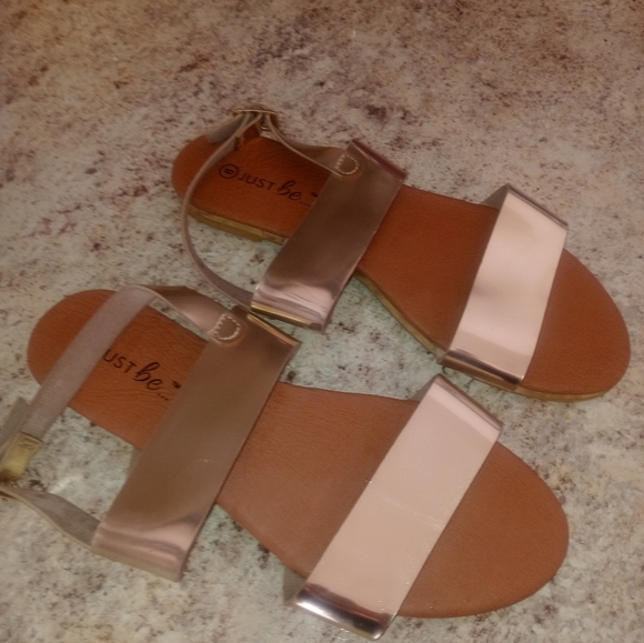 Metalic gold sandles - Picture 5 of 6